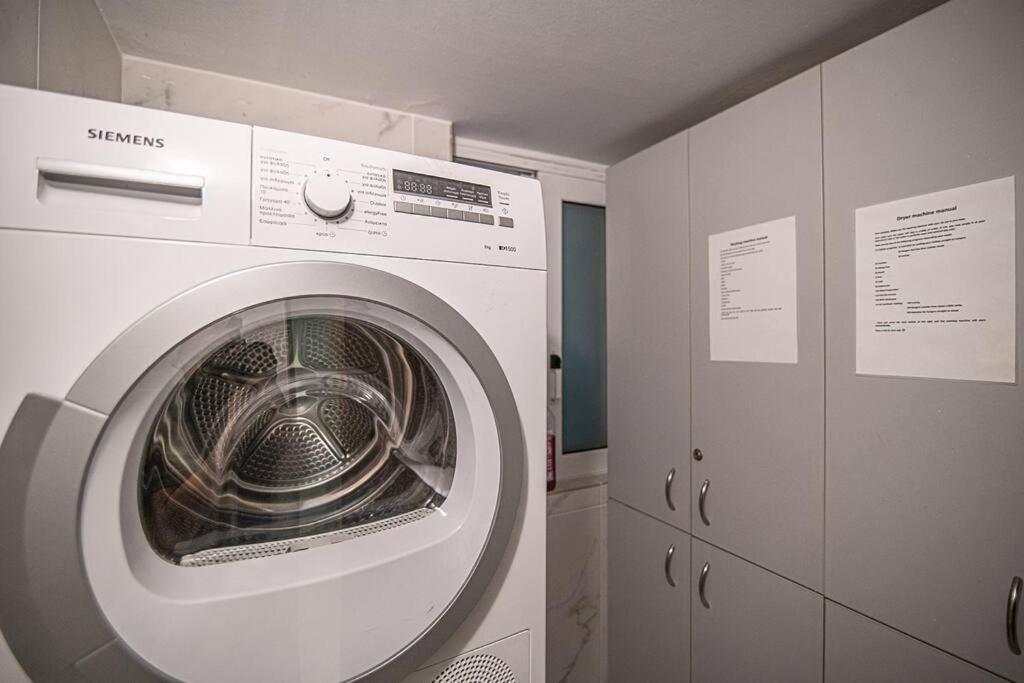 A11 Pristine & Comfy Studio Near Plaka & Parthenon Athen Eksteriør billede